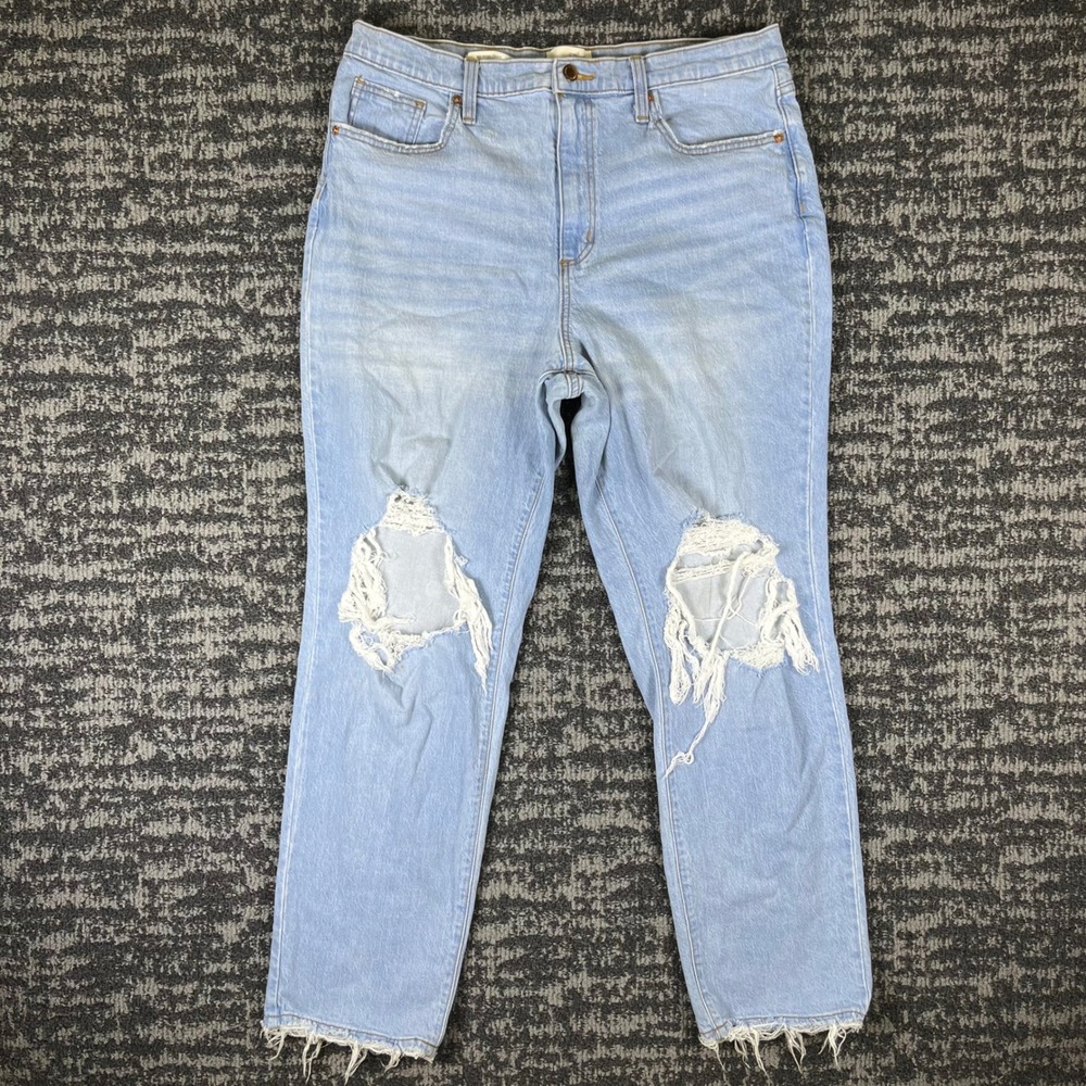 Universal Thread Jeans Womens 14R Light Wash 90s Vintage Straight Distressed Hem